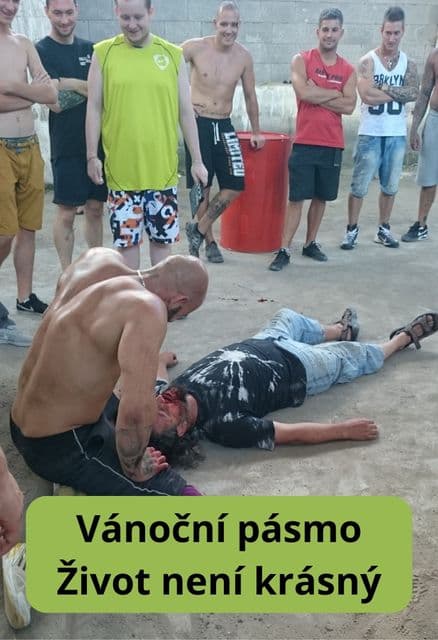 Vánoční pásmo Život není krásný